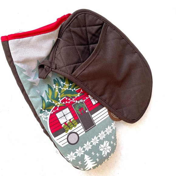NWT XMas Oven Mitts & Potholder Set - Picture 2 of 6